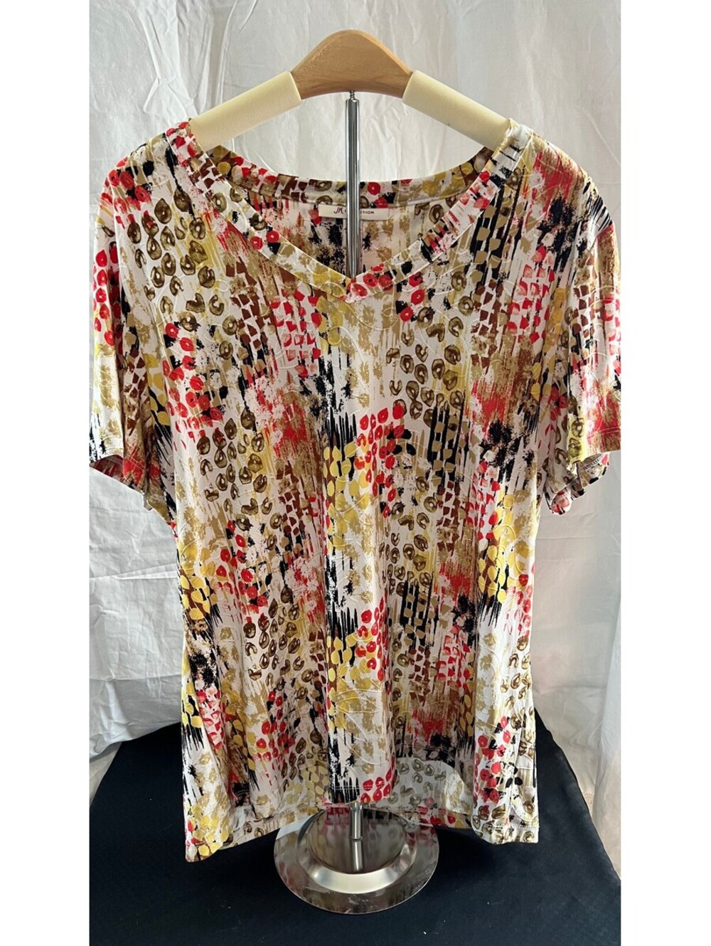 M Collection Women Large Abstract Animal Print V-Neck Stretch Knit Top